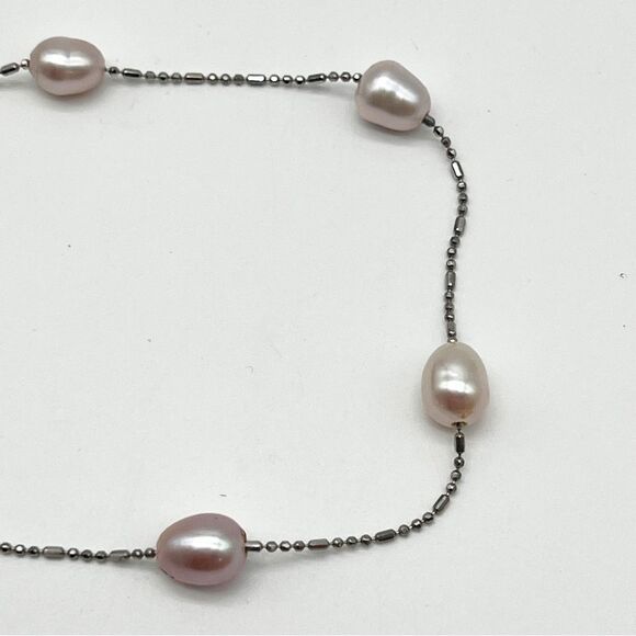 Laila Rowe Dainty Light Pink Faux Pearl Silver Tone Chain Bracelet 8.5” - Picture 4 of 8